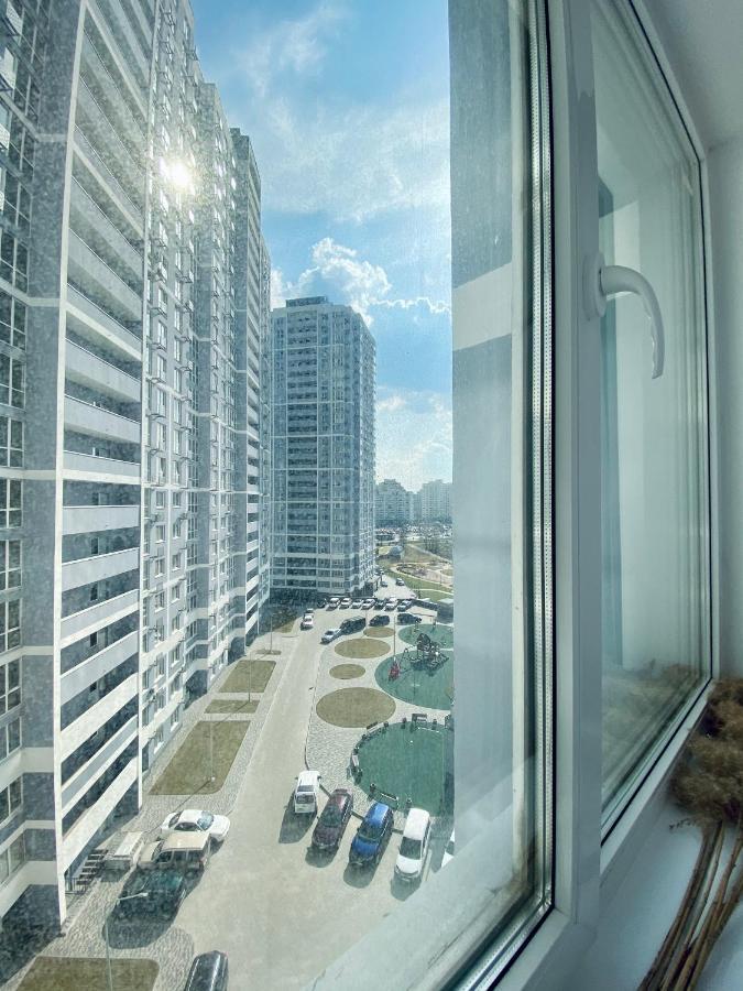 Myfreedom Апартаменти Метро Харківська Kyiv Exterior photo